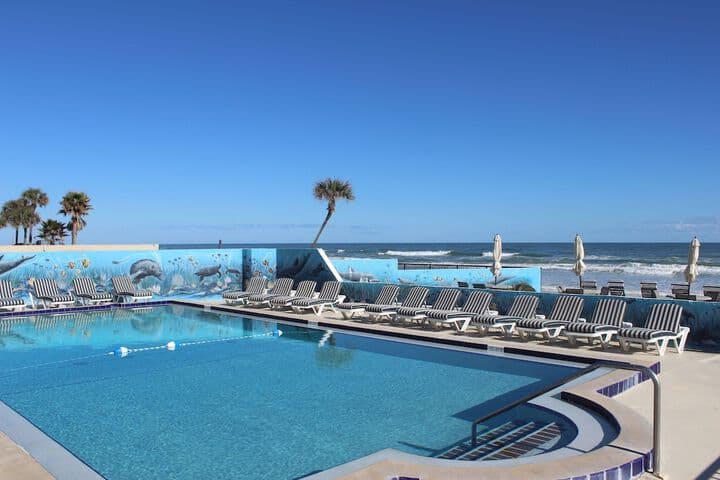 Shoreline Suites & Cabana Cottages photo 4