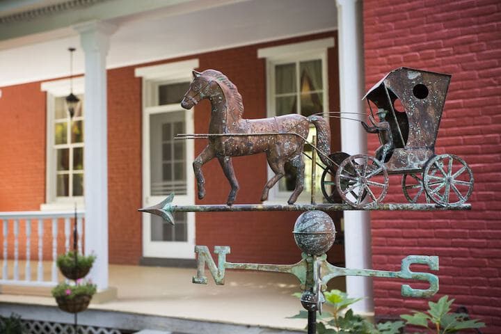 The Hollinger House photo 3