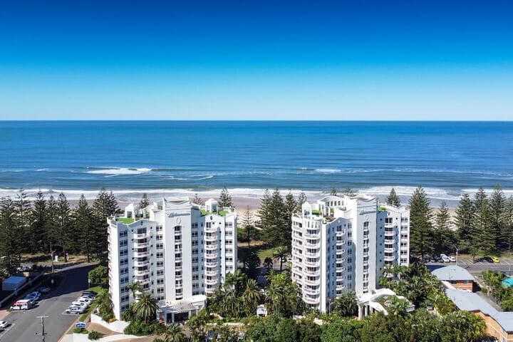 ULTIQA Burleigh Mediterranean Resort photo 3