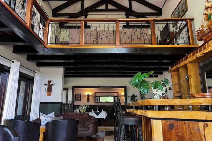 Malachite Manor photo 4