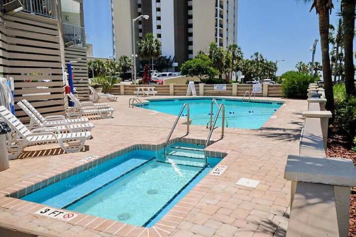 Bluewater Resort by Elliott Beach Rentals photo 5