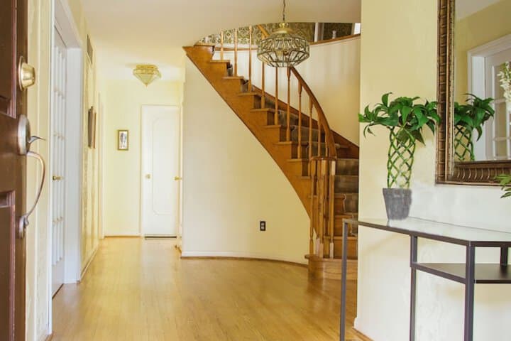 Charlton Suites Guest House photo 2