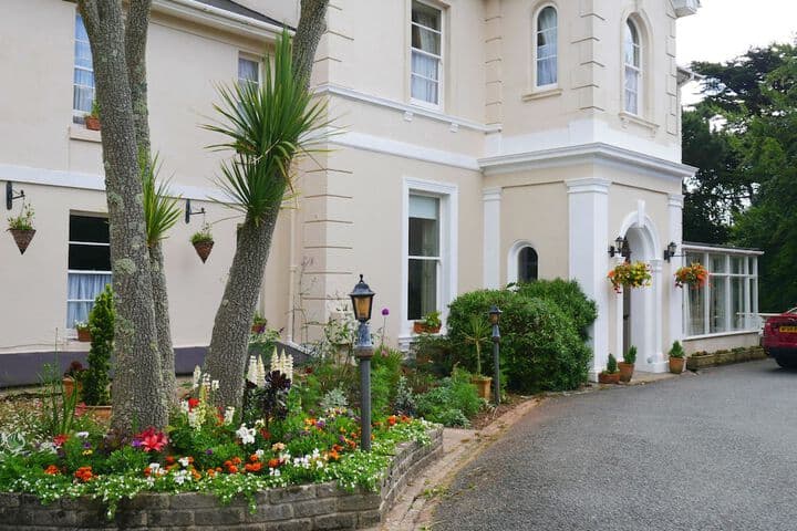 Muntham Holiday Apartments & Town House photo 3