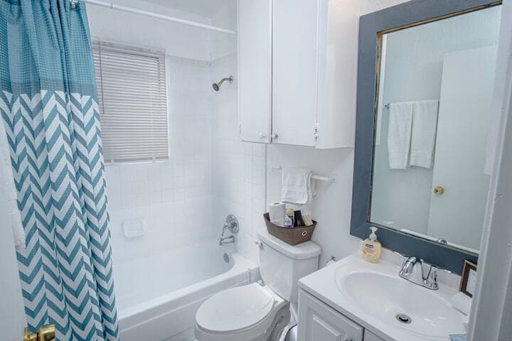Lovely 2br / 2ba Home Near Riverwalk photo 3