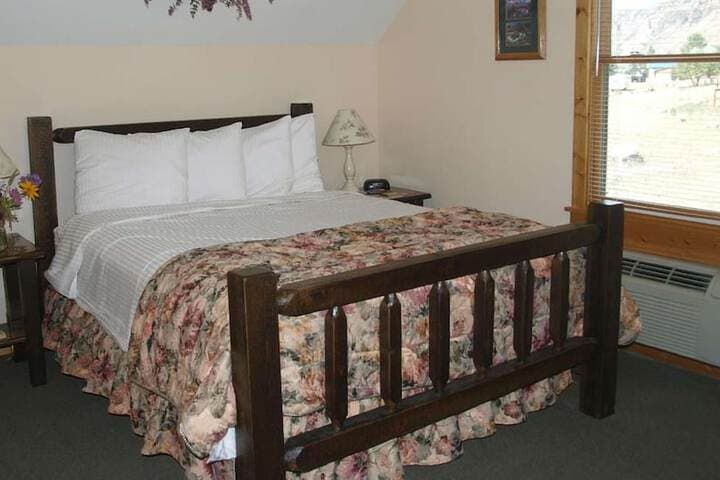 Yellowstone Basin Inn photo 4