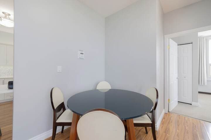 Obasa Suites at the Hamilton photo 5