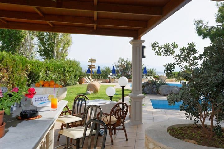 Alianthos Suites photo 5