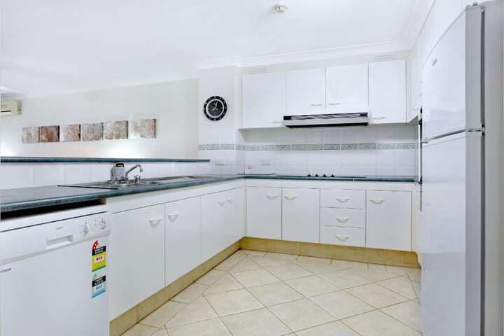 Genesis Apartments by Gold Coast Premium photo 5