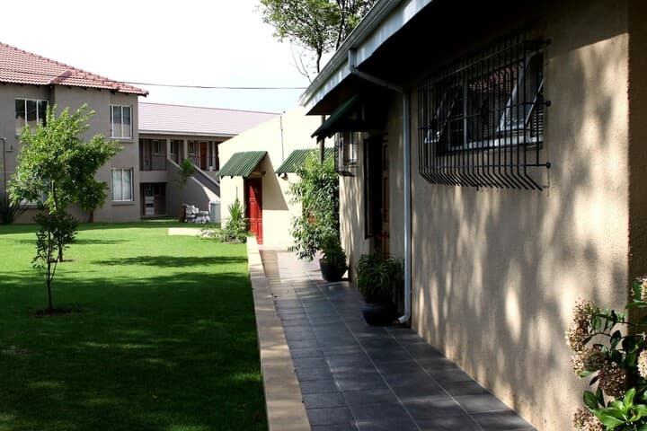 Airport Lodge Guest House photo 4