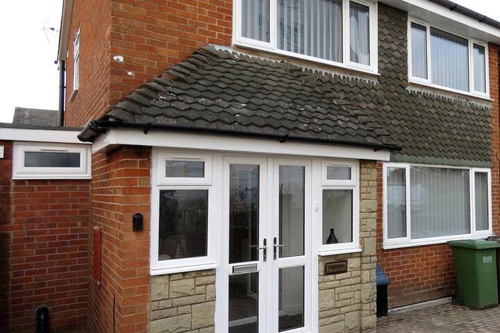 MOAT HOUSE photo 2