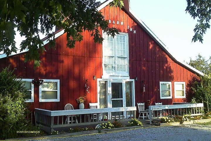 Kennedys Red Barn Inn photo 4