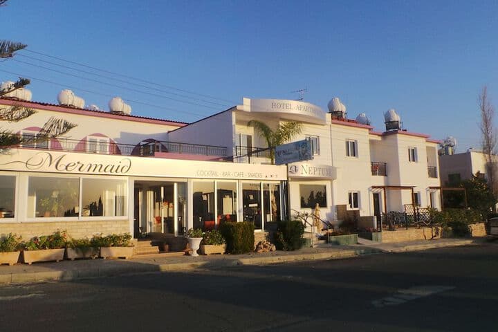 Neptune Hotel Apartments photo 5