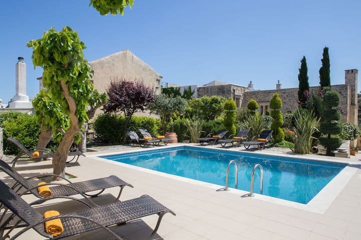 Argyroupoli destination view