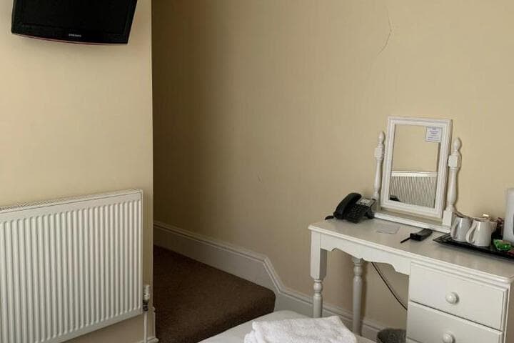 Peregrine House photo 5