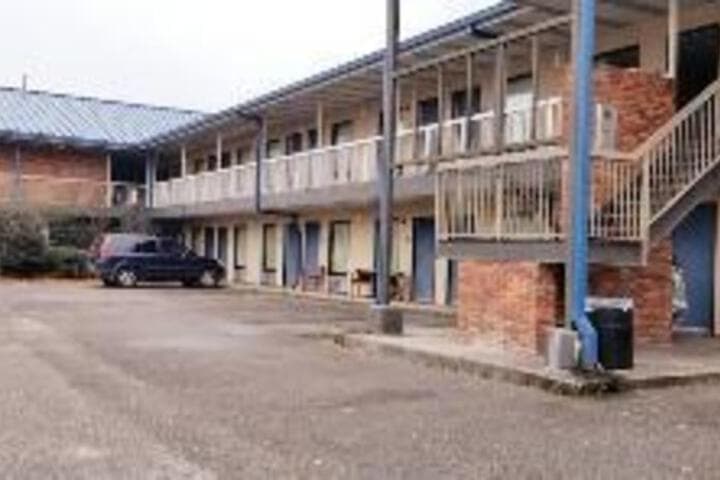 Travelodge by Wyndham Hahira photo 2