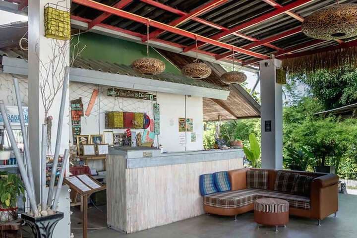 Dancing Elephant Beach Club Hostel photo 3