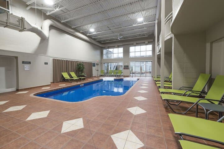 Hôtel & Suites Le Dauphin Drummondville photo 3