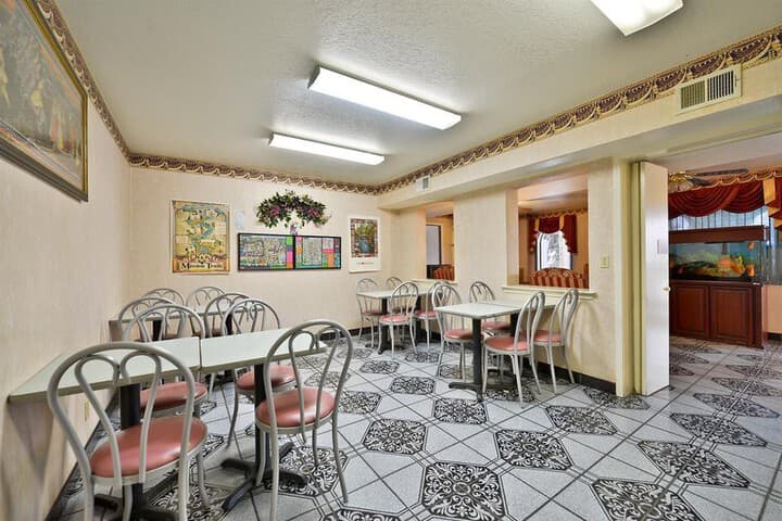 Americas Best Value Inn San Antonio Downtown I-10 East photo 4