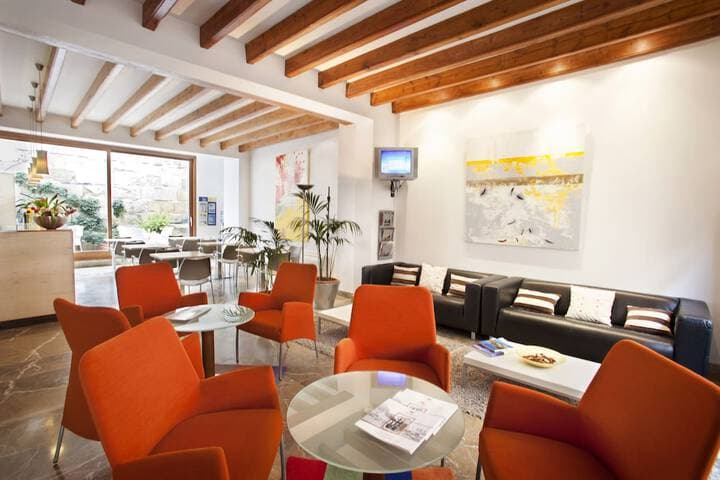 LHostal hotel dinterior photo 3