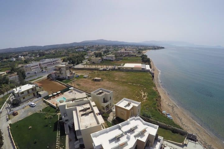 Almyra Apartments photo 3