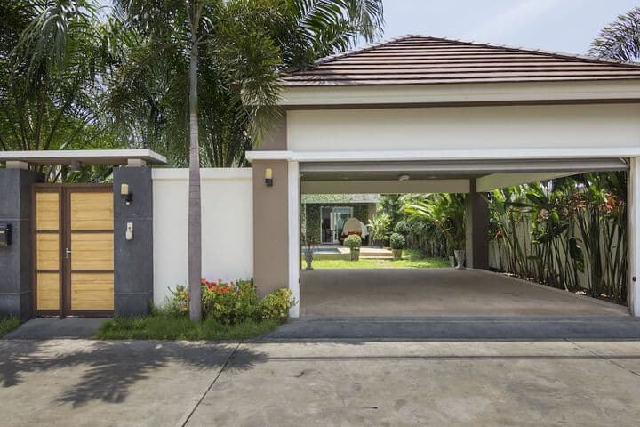 Tropicana Pool Villa photo 5