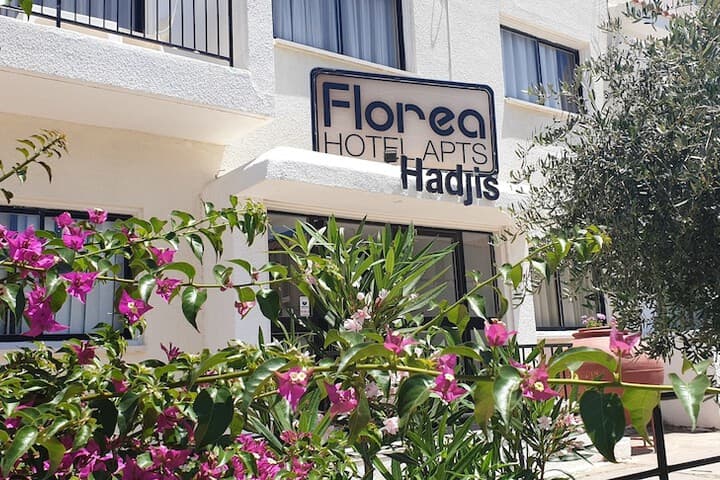 Florea Hotel Apartments photo 2