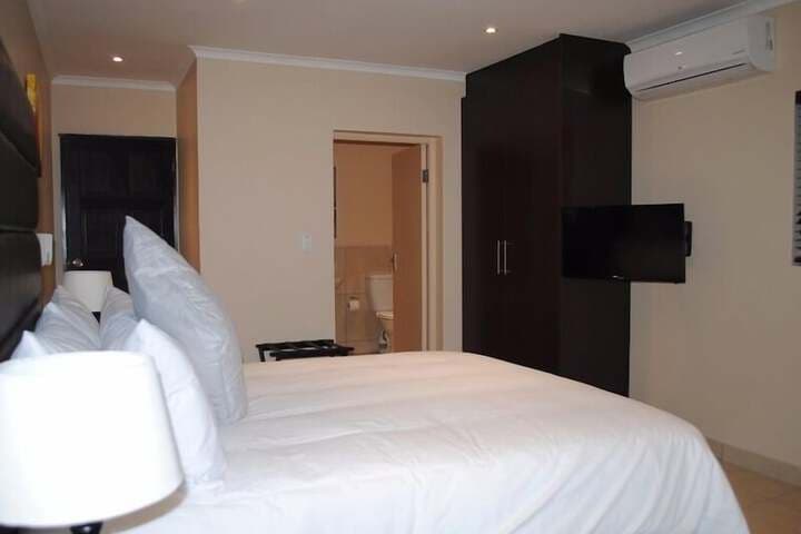 6 on Morris Guest Lodge photo 5