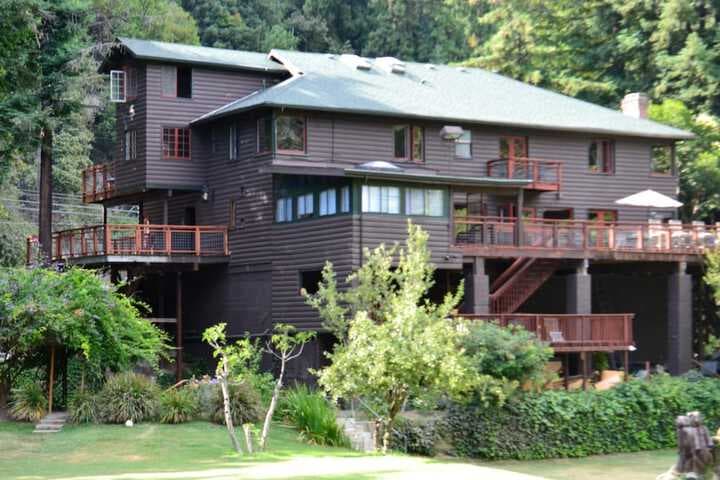 Guerneville Lodge photo 2