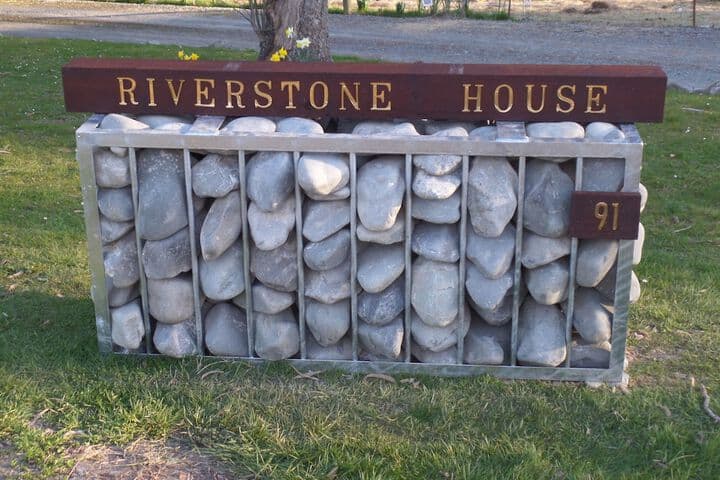 Riverstone House photo 2