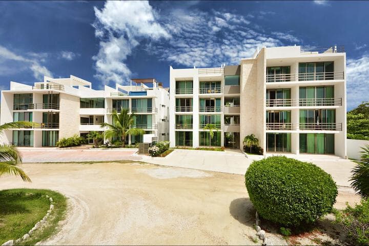 Acacia Condos photo 2