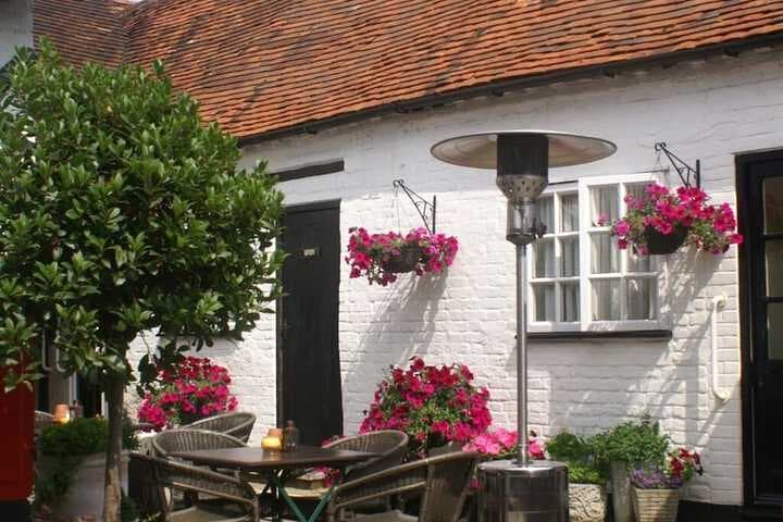 The Saracens Head photo 1