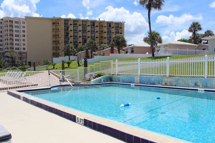Shoreline Suites & Cabana Cottages photo 3