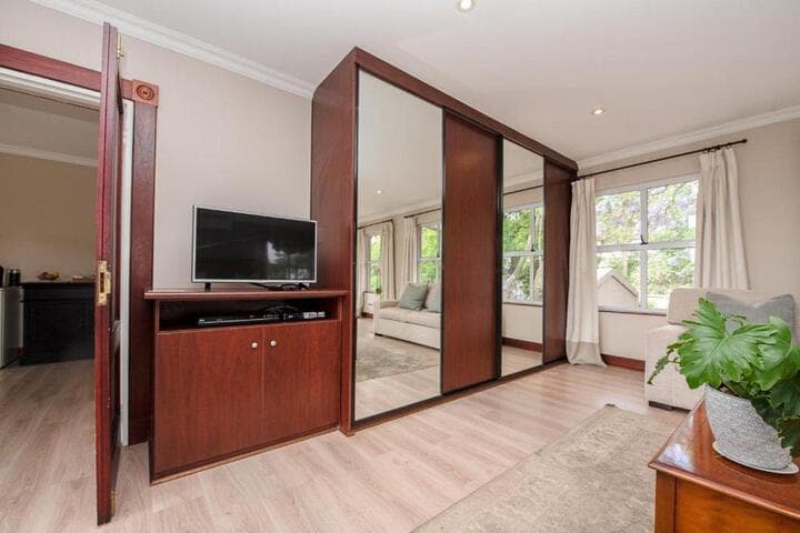 Wild Olive Executive Suite photo 2