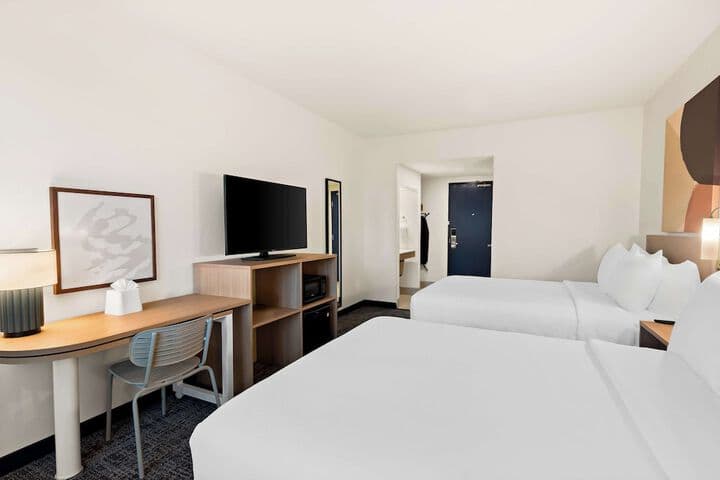 Spark by Hilton Williams photo 5