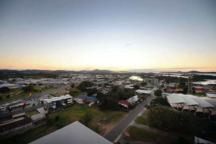 Oaks Gladstone Grand Hotel photo 2