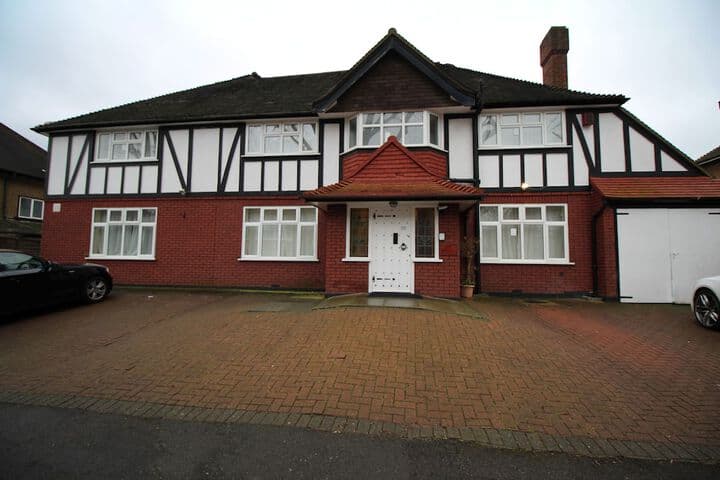 Flexistay Aparthotel Sutton photo 2