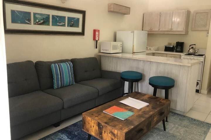 Regent Apartments photo 5