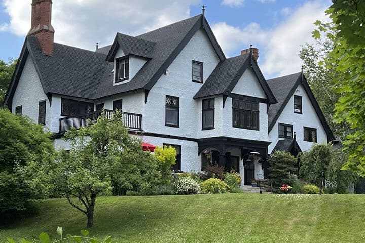 Manor House Inn photo 2