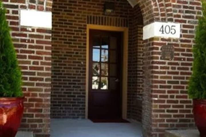 Iowa House photo 3
