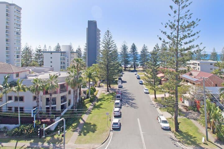 Burleigh on the Beach Holiday Apartments photo 2