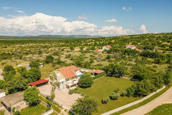 Villa Basil photo 2