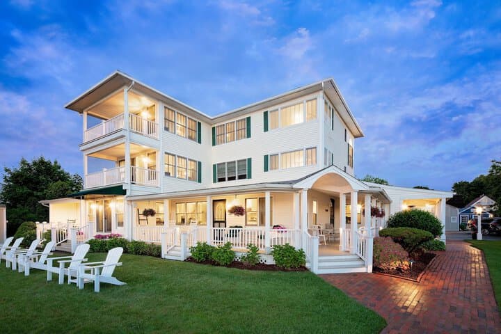 Inn at Harbor Hill Marina photo 2