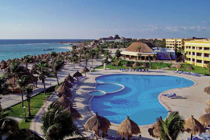 Bahia Principe Vacation Rentals Four Bedroom House photo 3