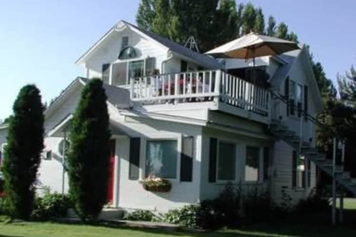 Cozy Rose Inn photo 2