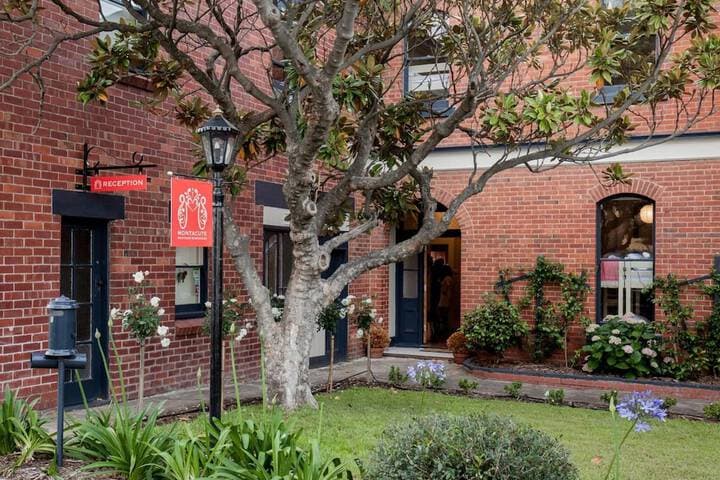 Montacute Boutique Bunkhouse photo 3