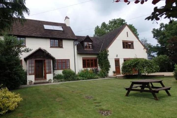 Larkrise Cottage photo 3