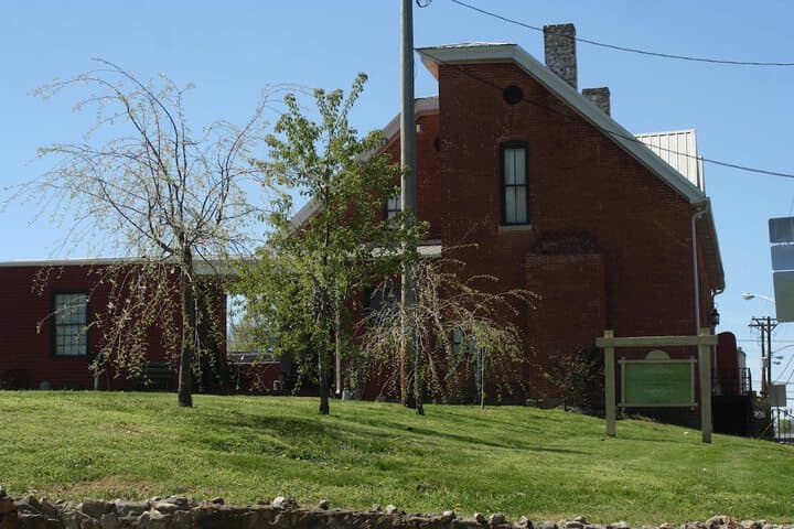 Main Street Bed & Breakfast Established in 1810 photo 3