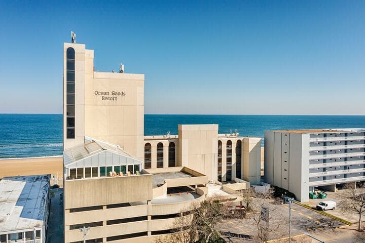 Ocean Sands Resort Oceanfront Virginia Beach by Vacatia photo 4