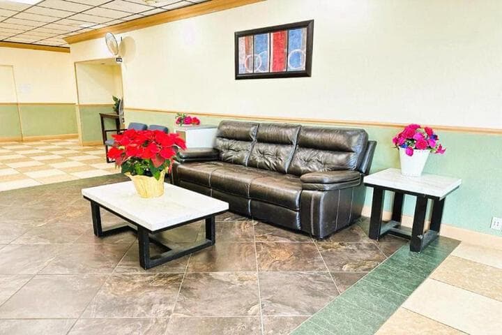 Buckeye Inn near OSU Medical Center Columbus OH I-71 by OYO photo 2