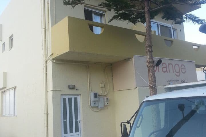 Orange Fodele photo 5
